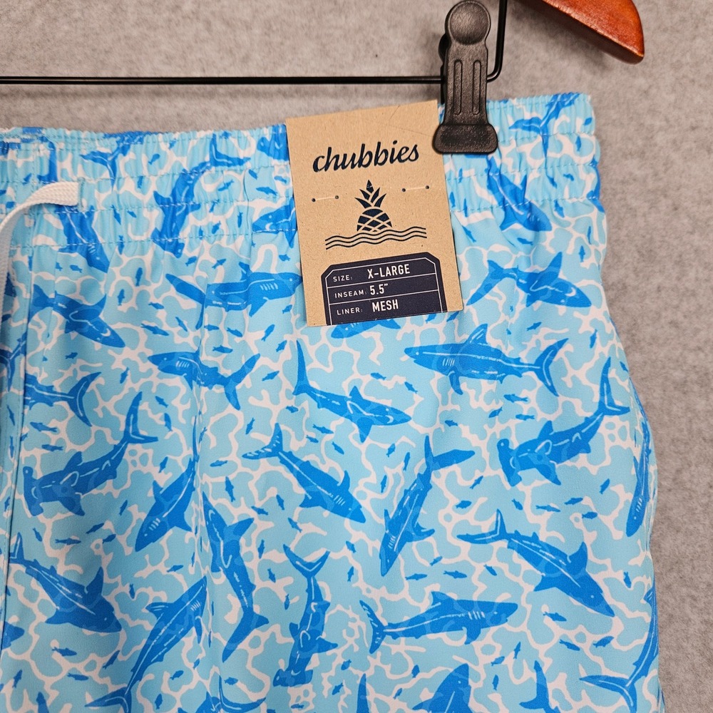 Chubbies Mens The Shark Sides 5.5" Classic Swim Trunks Blue Shark Print XL New - Picture 2 of 6